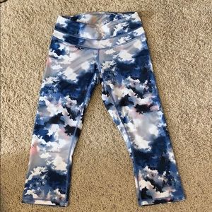 Lucy Cloud Crop Leggings